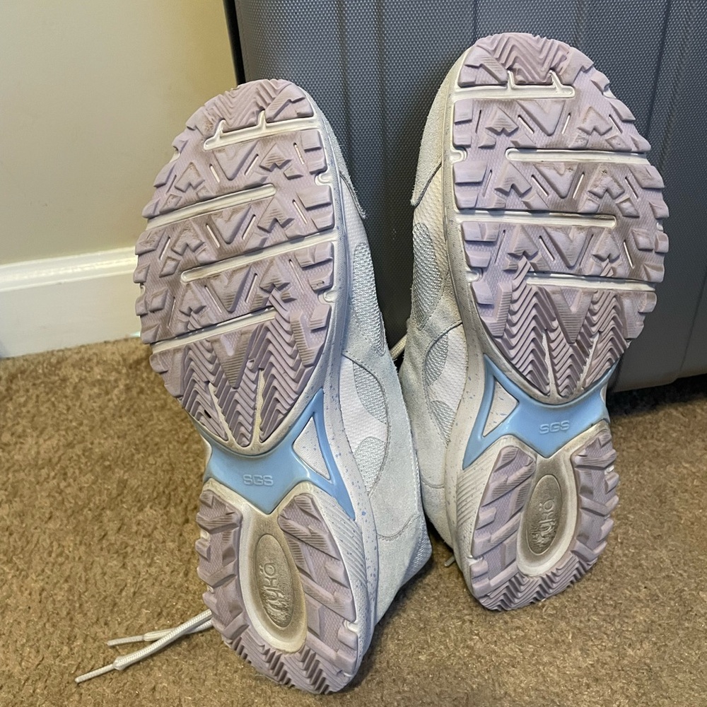 Ryka size 10 light gray sneakers